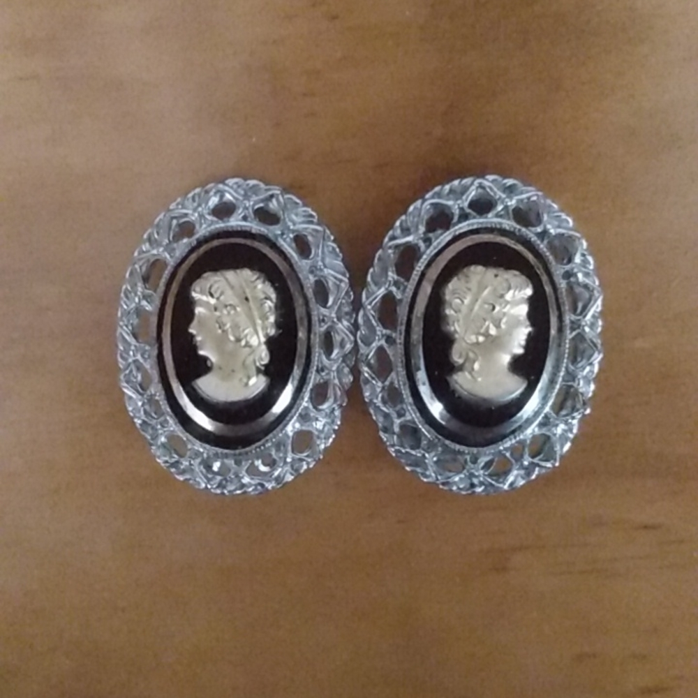 Cameo clip on earrings, vintage